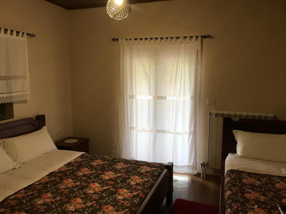 Albergue Bujtina Hader Xhebro Tepelene Exterior foto