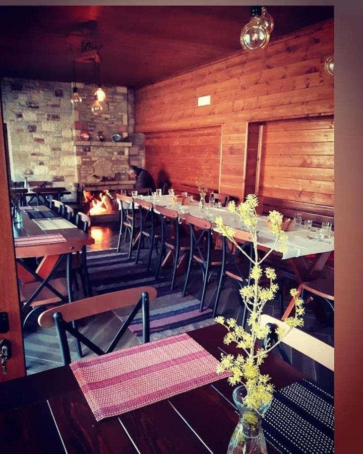 Albergue Bujtina Hader Xhebro Tepelene Exterior foto