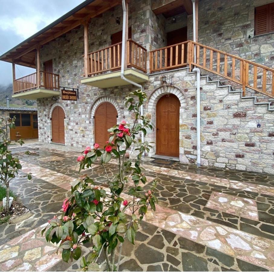 Albergue Bujtina Hader Xhebro Tepelene Exterior foto