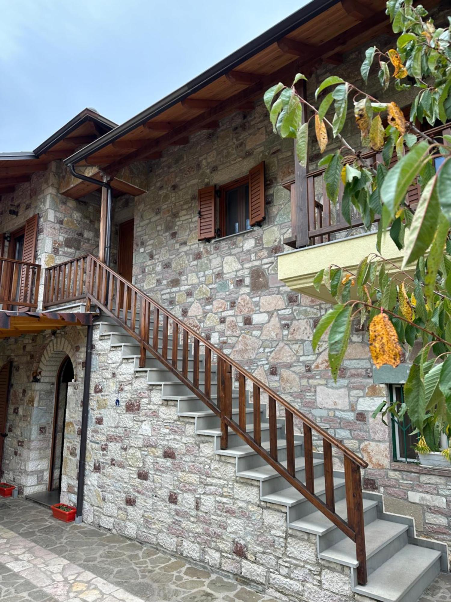 Albergue Bujtina Hader Xhebro Tepelene Exterior foto