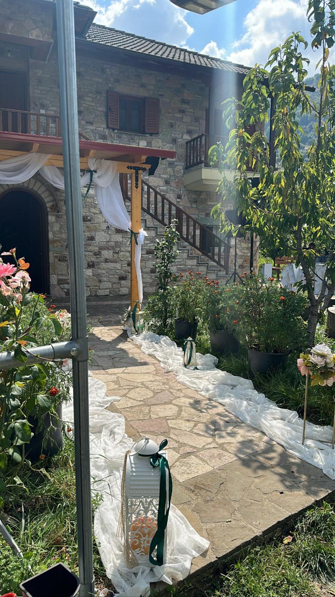 Albergue Bujtina Hader Xhebro Tepelene Exterior foto
